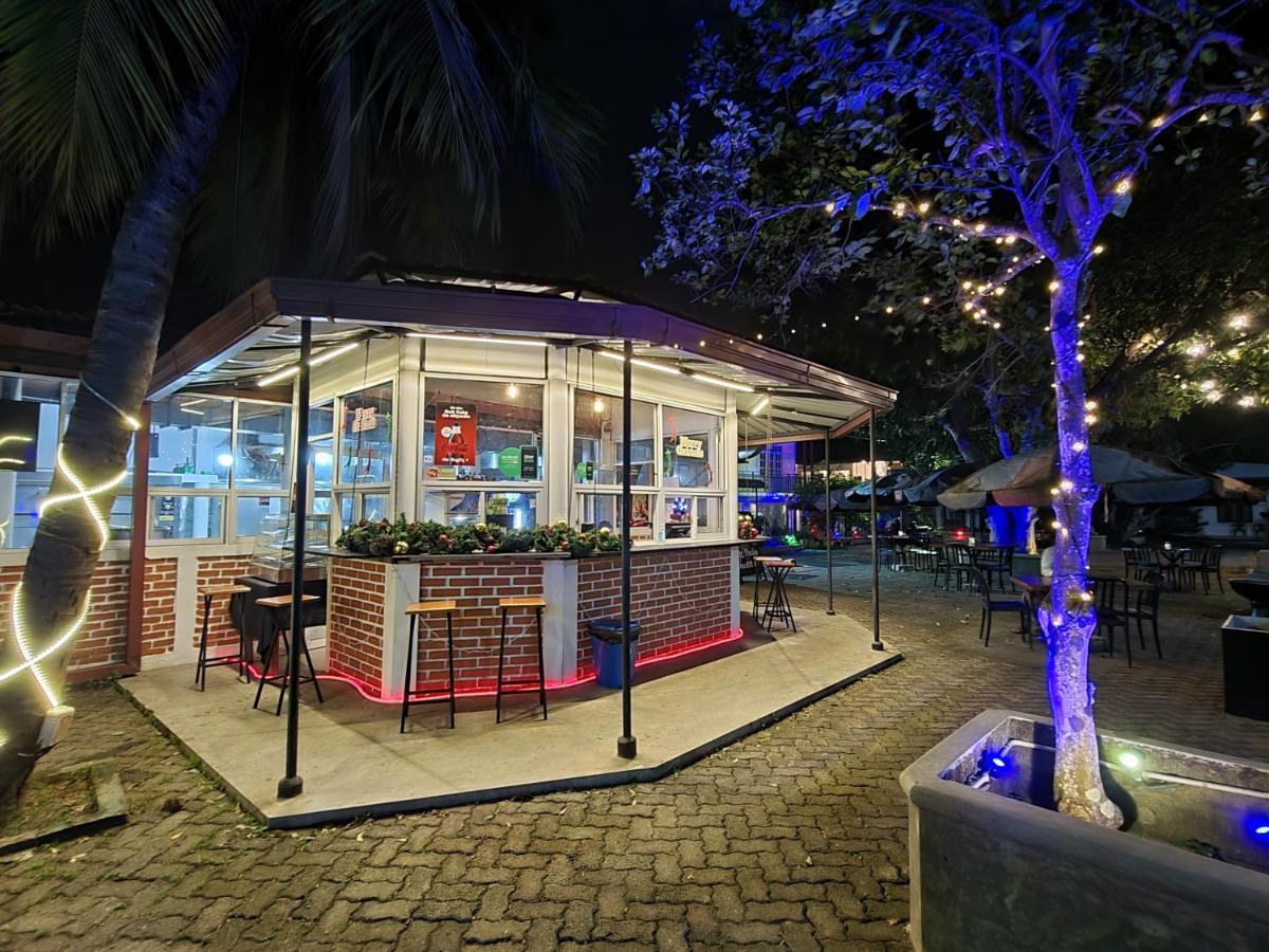 The Empyrean Airport Transit Hotel كاتوناياكى المظهر الخارجي الصورة