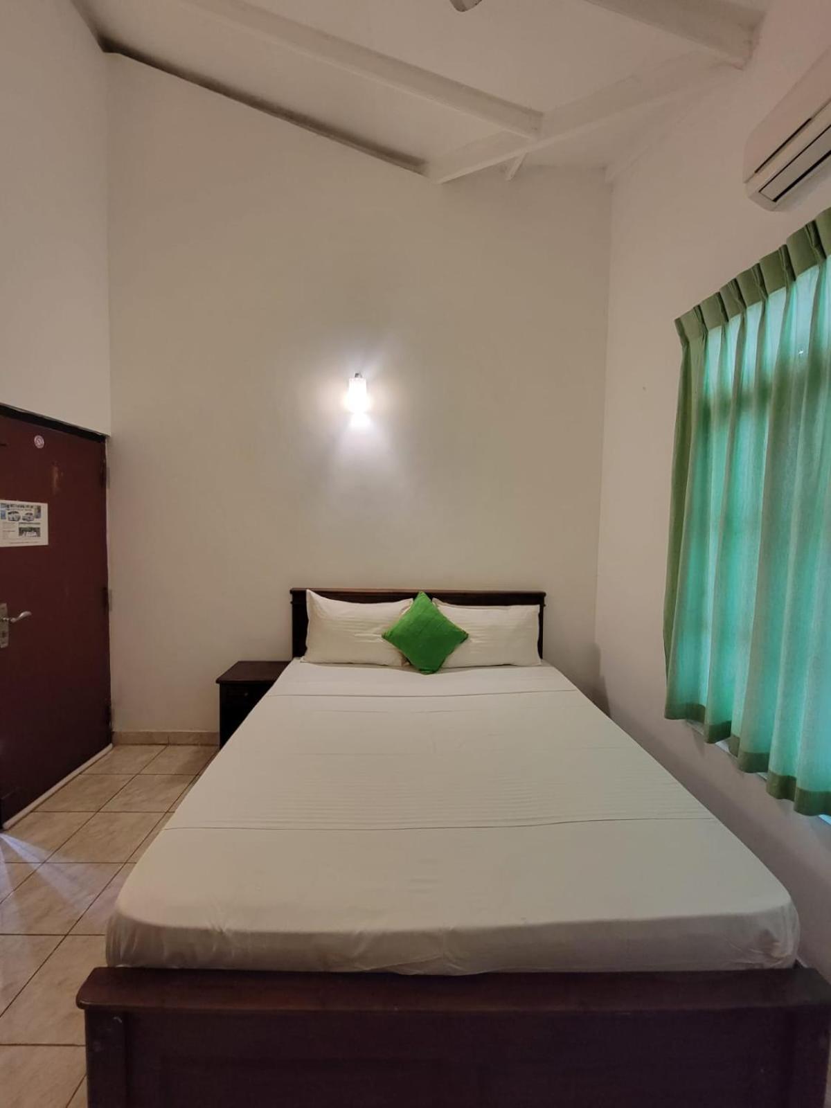 The Empyrean Airport Transit Hotel كاتوناياكى المظهر الخارجي الصورة