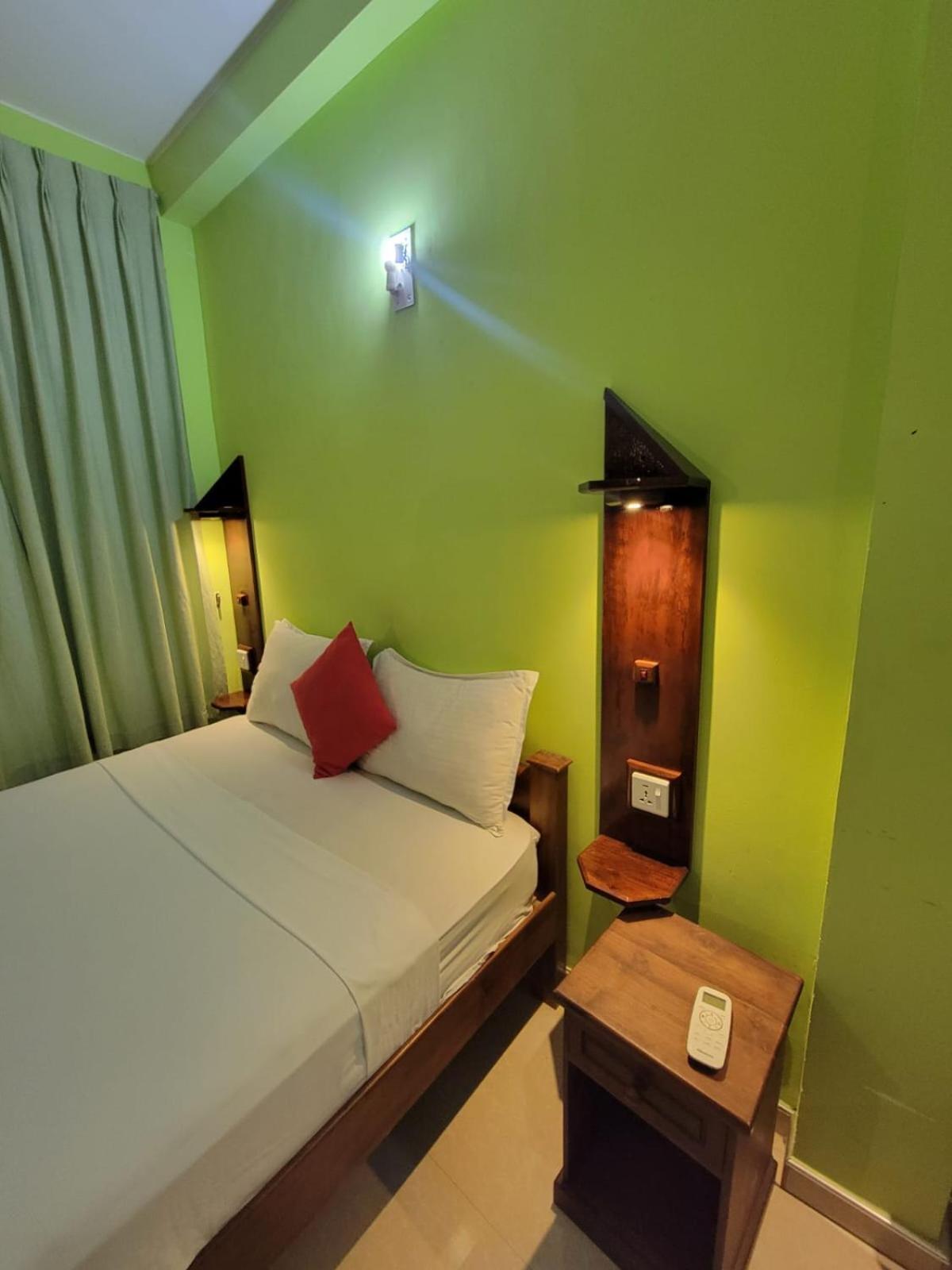 The Empyrean Airport Transit Hotel كاتوناياكى المظهر الخارجي الصورة